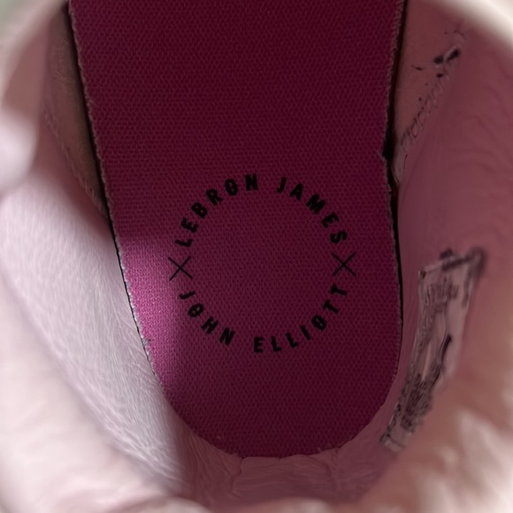 Nike Lebron James Icon x John Elliot “Tulip Pink” - Picture 5 of 8